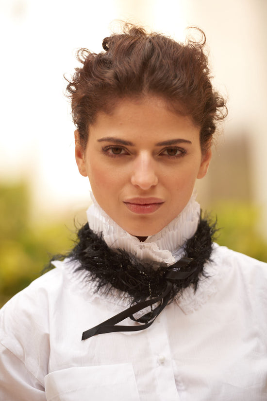 60-9 Frill collar