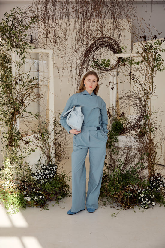 69-10 Wide Pants with Buckle Closure and Pleats at the Waistband