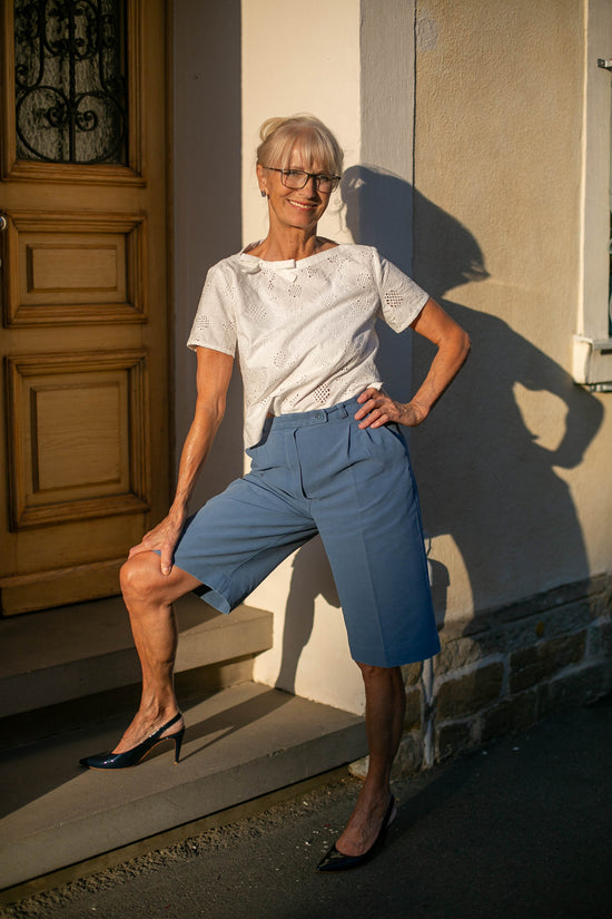 59-3 CITÉ Elegant bermuda pants with crease in the front