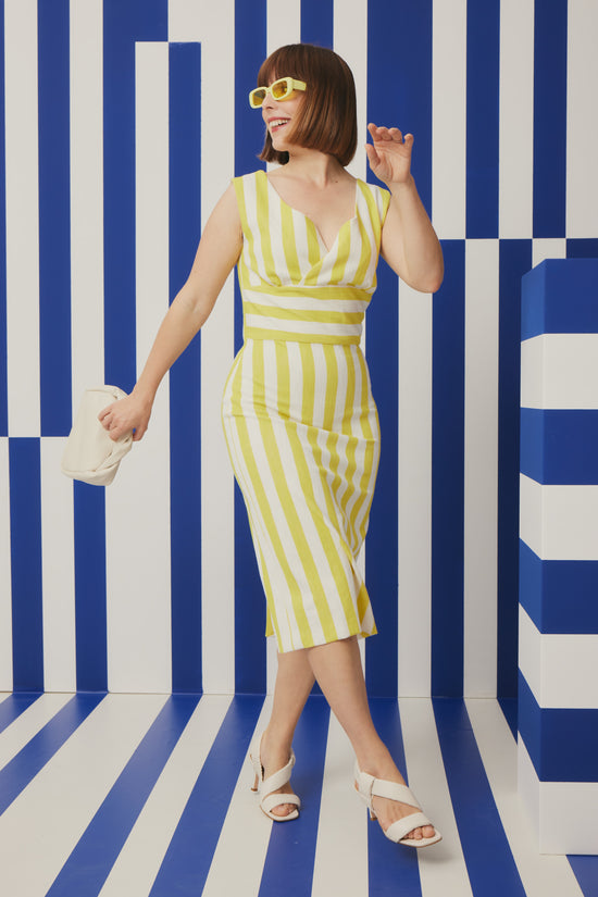 09-4 Slim dress with bodice piece