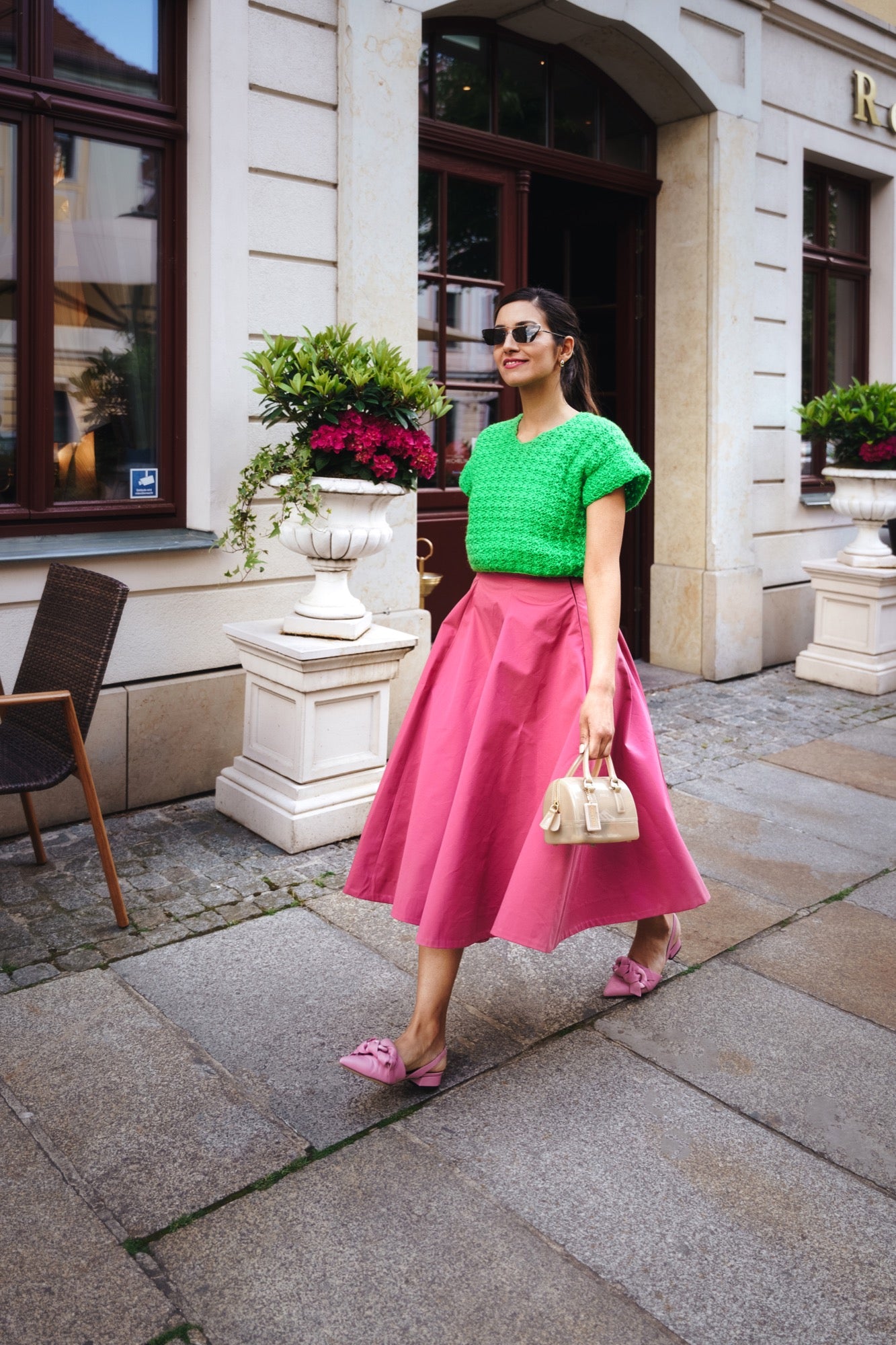 Pink midi skirt youtube best sale