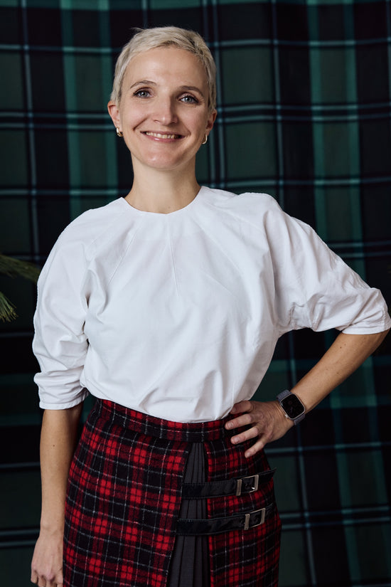 71-5 VECTOR Super rounded blouse with 17 darts