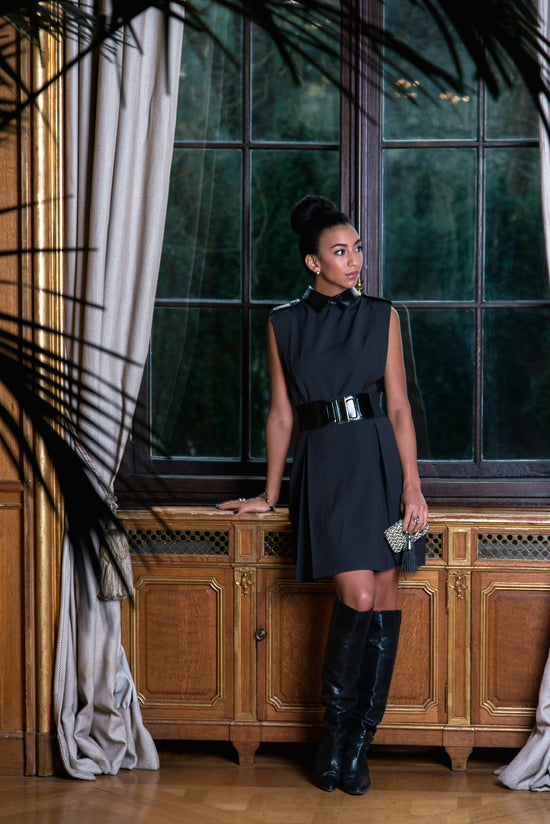 16-6 Sleeveless dress with pleated skirt and leather details