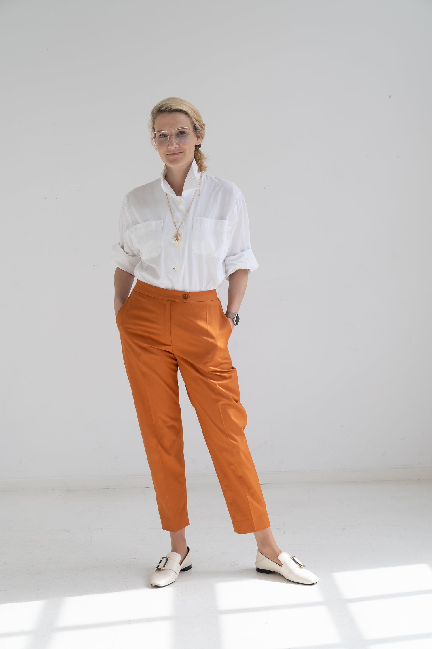 48-1 Pleated trousers with welt pockets / rolled-up trouser legs –  sistermagpatterns