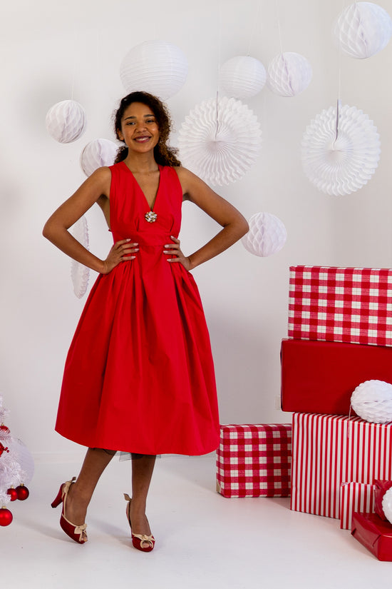 40-1 STRATA Backless dress with crossed straps in 2 variations